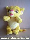 Lion-Disney-Simba-jaune-Le-roi-lion
(manque-la-feuille-verte-accrochee-dans-son-dos)