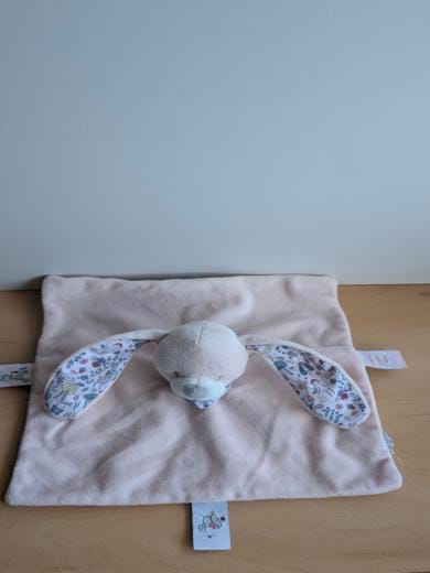 Lapin Rose blanc Bout chou