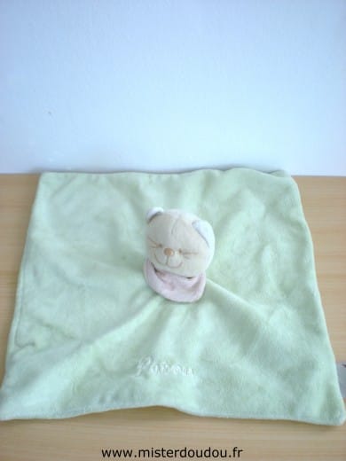 Chat Patou vert foulard rose Bengy