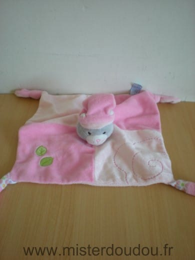 Chat Rose gris feuilles vertes Gipsy