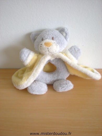 Chat Gris cape jaune Pommette