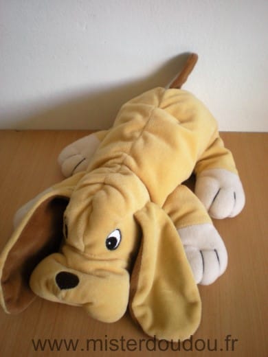 Chien Jaune blanc marron Yves rocher