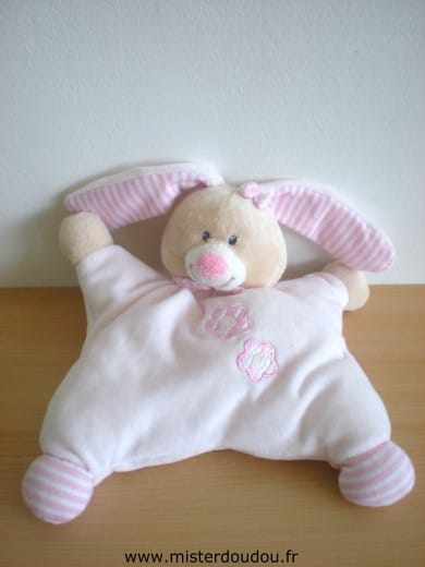 Lapin Rose avec des fleurs Bout chou
