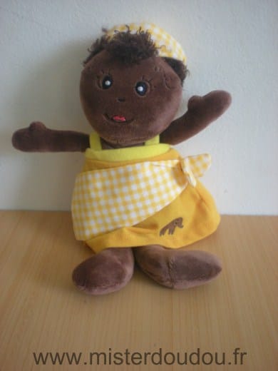 Poupée Marron robe jaune Ajena