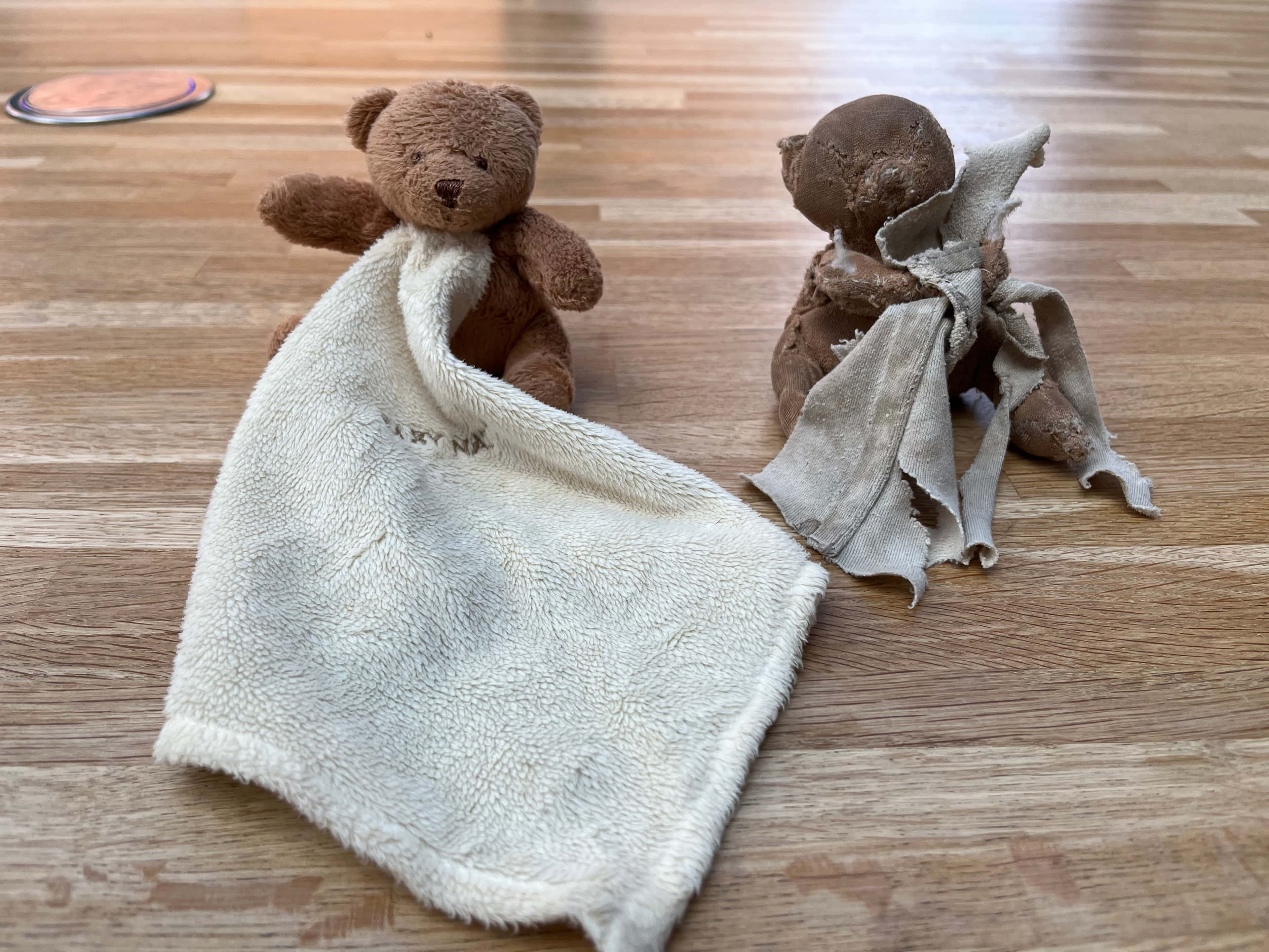 Doudou ourson marron et bavette perdu
