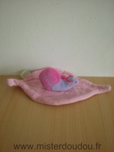 Un rêve de bébé Escargot Rose mauve sur feuille rose - Très bon état