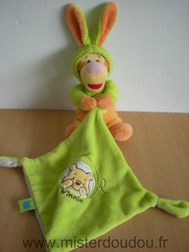 Disney Tigre Tigrou deguise en lapin capuche verte mouchoir vert wininie - Très bon état