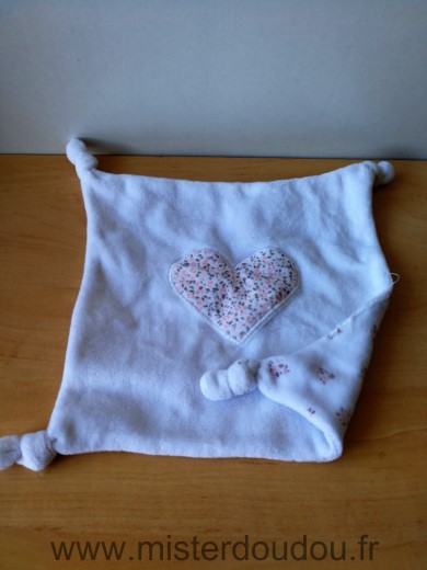 Doudou Carre Carrefour france Blanc coeur rose fleurs 