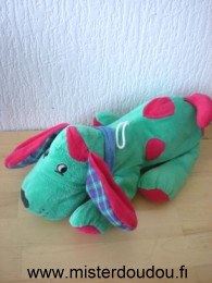 Doudou Chien 0 Vert taches rouges collier bleu Etiquette de la marque effacée