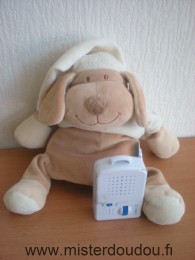 Doudou Chien Babiage Marron tshirt beige bonnet beige Avec un appareil qui reproduit les son dans le ventre de la maman, cet appareil se place dans le ventre du chien (ouverture scratch)