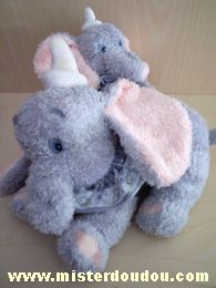 Doudou Eléphant Disney Gris oreilles roses colerette grise et blanche à motifs Dumbo maman + bébé