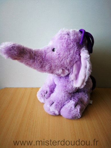 Doudou Eléphant Disney Lumpy mauve ecusson disney 