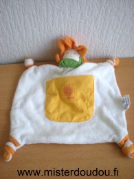 Doudou Fleur Weleda Tissus eponge blanc poche orange col vert 