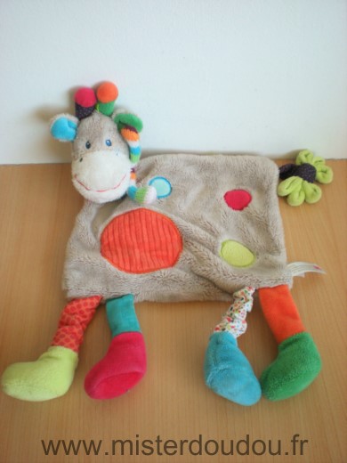 Doudou Girafe Nicotoy Beige rond de couleurs echarpe rayee 