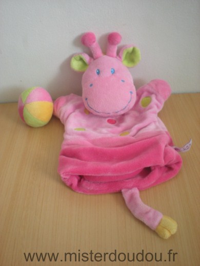 Doudou Girafe Pommette Rose avec petite balle rose 