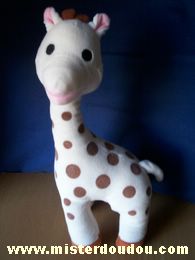 Doudou Girafe Vulli Ecru taches marrons 