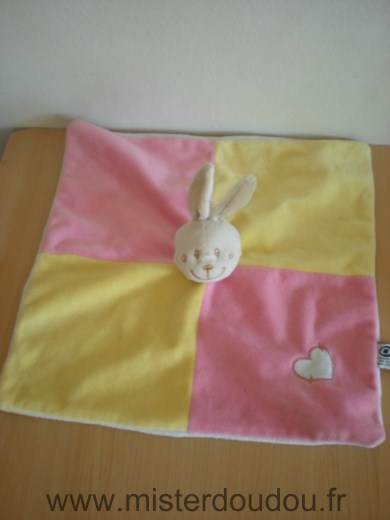 Doudou Lapin Cp international Rose jaune coeur blanc 