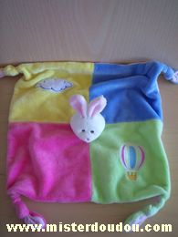 Doudou Lapin Gipsy Vert rose jaune bleu Avec brodé un nuage et une mongolfière

(étiquette coupée)