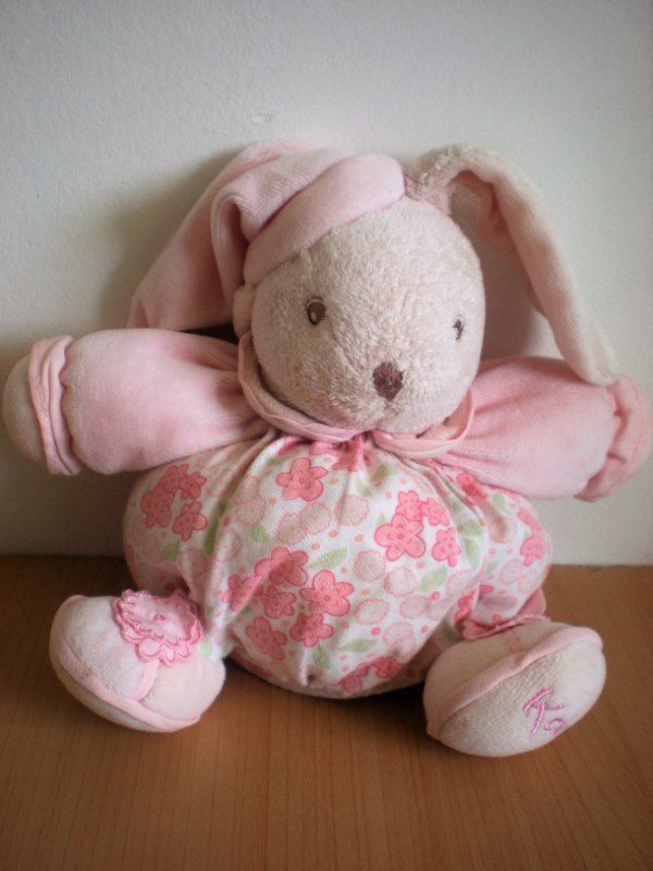 Doudou Lapin Kaloo Lilirose blanc rose motifs fleurs 