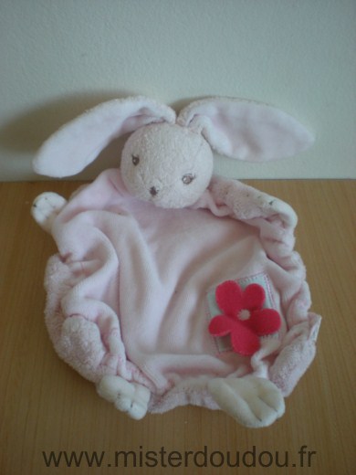 Doudou Lapin Kaloo Rose velour dessus rose tout doux dessous fleur rose sur carre bleu 