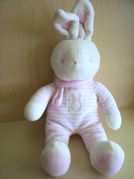 Doudou Lapin Klorane Rayé rose blanc écharpe rose 