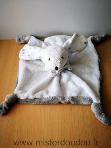 Doudou Lapin Maisons du monde Blanc gris dessous colerette etoilee Une legere trace discrete sur l oreille