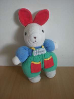 Doudou Lapin Nounours Bleu salopette verte oreilles rouges 