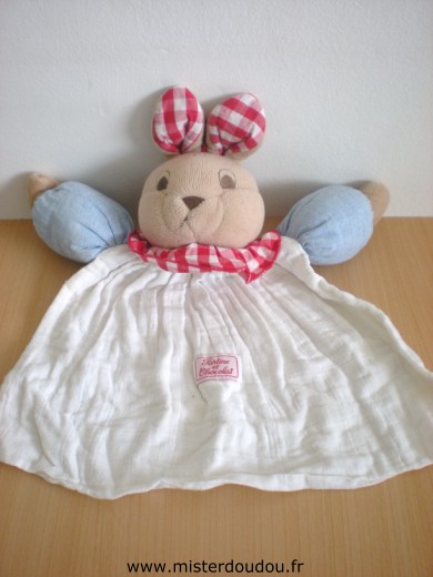 Doudou Lapin Tartine et chocolat Beige bleu carreaux rouges lange blanc Quelques traces sur le tissus blanc