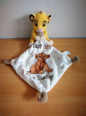 Doudou Lion Disney Simba mouchoir beige take care i m a baby 