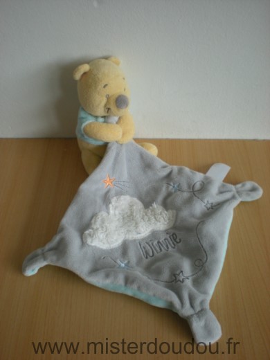 Doudou Ours Disney Winnie jaune bleu mouchoir gris nuage blanc 