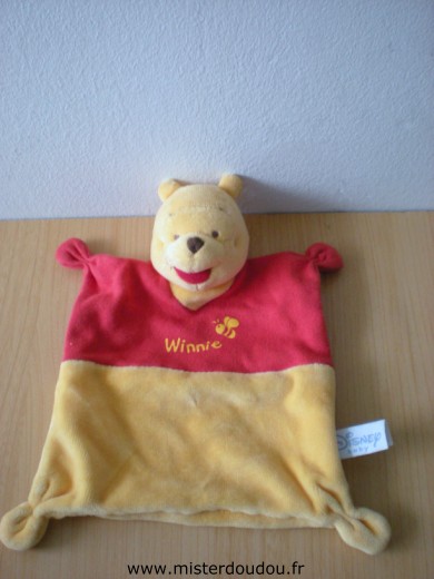 Doudou Ours Disney Winnie jaune rouge Tissus rouge, velours jaune