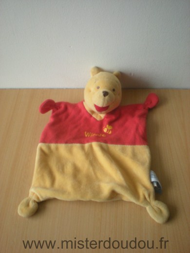 Doudou Ours Disney Winnie jaune rouge inscription winnie avec dessin d abeille 