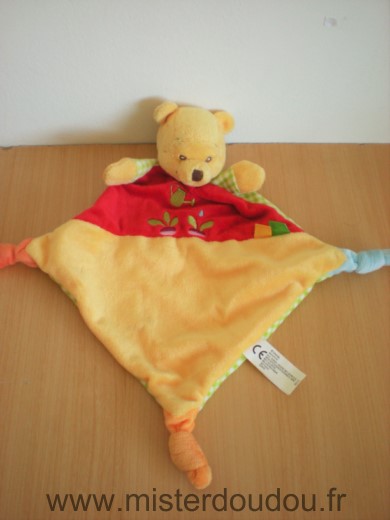 Doudou Ours Disney Winnie jaune rouge vichy vert motif arrosoire radis 