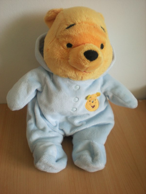 Doudou Ours Disney Winnie pyjama bleu 