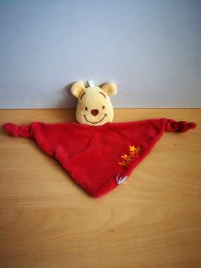 Doudou Ours Disney Winnie rouge triangle Etiquette coupee