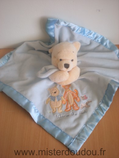 Doudou Ours Disney Winnie the pooh couverture bleu liseret satin bleu personnages winnie tigrou porcinet brodes 