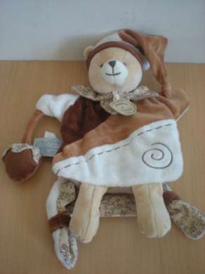 Doudou Ours Doudou et compagnie Ecru marron tenant un gland 