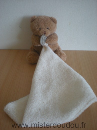 Doudou Ours Doudou et compagnie Marron mouchoir ecru 