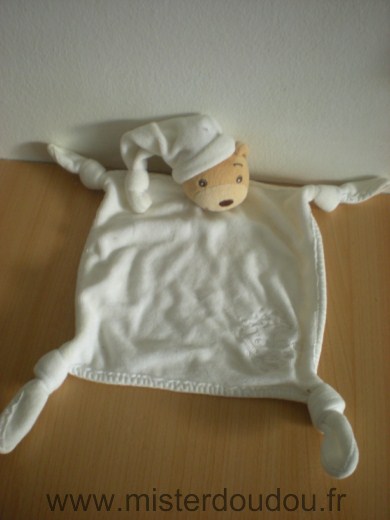 Doudou Ours Kaloo Blanc velours dessus tissus dessous broderie kaloo en bas a droite 