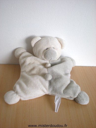 Doudou Ours Priscilla larsen Gris blanc Usagé , petit prix, pour dépanner.