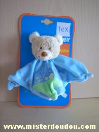 Doudou Ours Tex Bleu vert avec brodé un tracteur et des arbres 