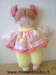 Doudou Poupée Corolle En tissus jaune robe rose à motifs fleurs 