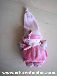 Doudou Poupée Corolle Rose Une légère trace derrière le bonnet