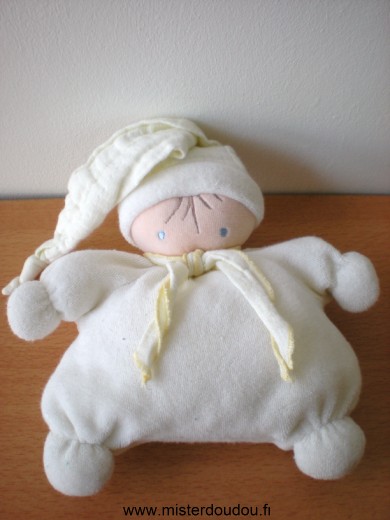 Doudou Poupée Nounours Tissus eponge blanc, bonnet en lange blanc 