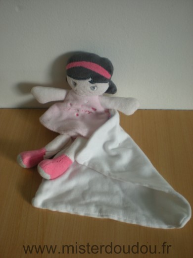 Doudou Poupée Sucre d orge Cajou robe rose mouchoir blanc 