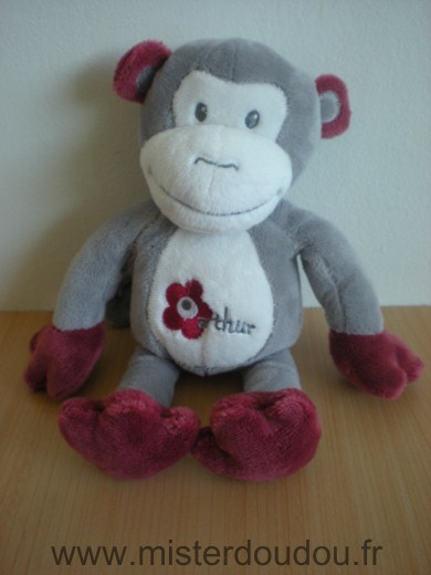 Doudou Singe Arthur et lola Arthur gris blanc bordeau de arthur et lola 