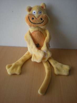 Doudou Singe Vertbaudet Jaune orange scratch sur les mains 