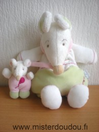 Doudou Souris Doudou et compagnie Blanc rose vert Avec bébé souris qui sort de la poche

il y a une maison brodée devant et un ballon brodé sur le ventre du bébé