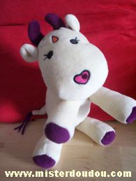 Doudou Vache Marese Ecru violet Nez en forme de coeur brodé