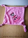 Carre-Disney-Minnie-rose-wanted